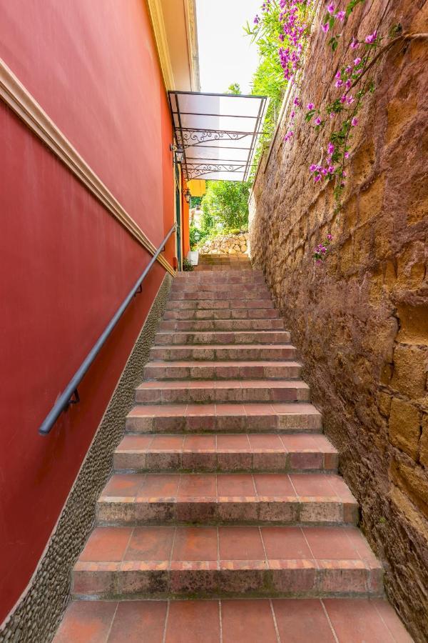 Villa Dolcevita With Parking By Napoliapartments 外观 照片