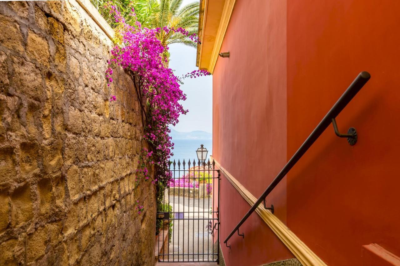 Villa Dolcevita With Parking By Napoliapartments 外观 照片