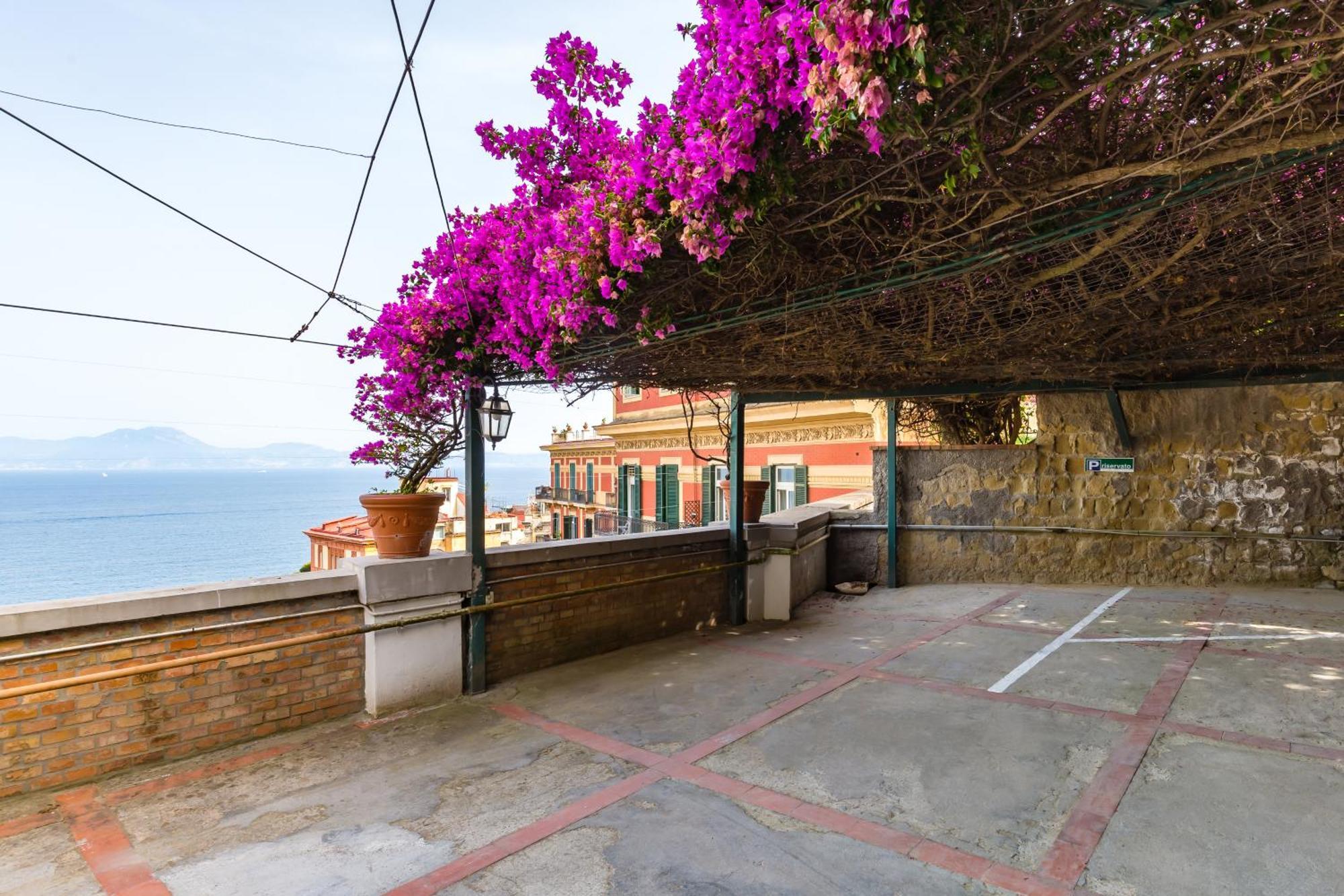 Villa Dolcevita With Parking By Napoliapartments 外观 照片